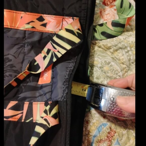 Emma & Chloe Black Tropical Quilted Zip Up Tote Bag - Picture 8 of 10